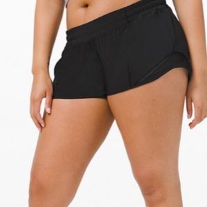 lulu lemon 2.5 hotty hot shorts size 6
